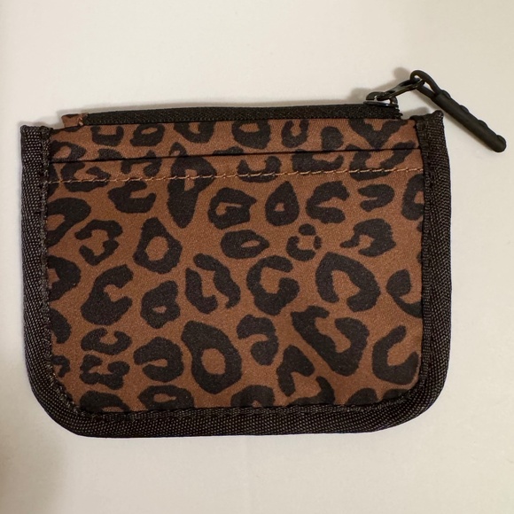 Rare! Lululemon True Identity Leopard Print Card Case - Picture 5 of 5